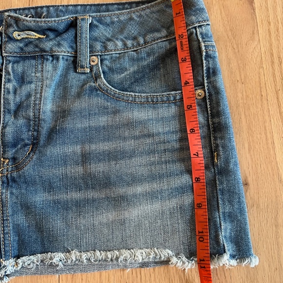 Vintage American Eagle Cut-Off Jean Mini Skirt Size 8 - Picture 3 of 7